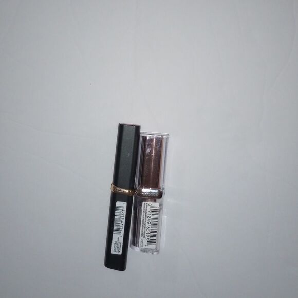 🆕💄 L'Oreal 2 Lip Color Bundle - Picture 2 of 10